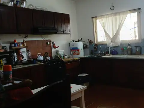 Casa en Alquiler con 2 cocheras