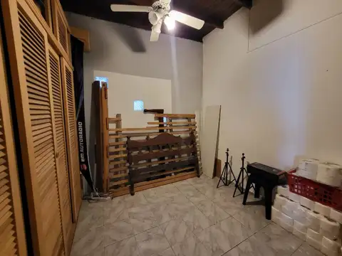 CASA 5 AMBIENTES EN VENTA LUIS GUILLON CON LOCAL