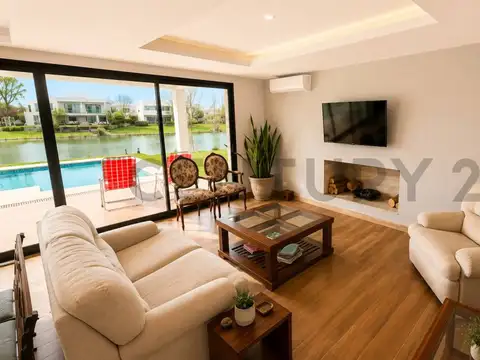 Casa en Alquiler con 1 cochera