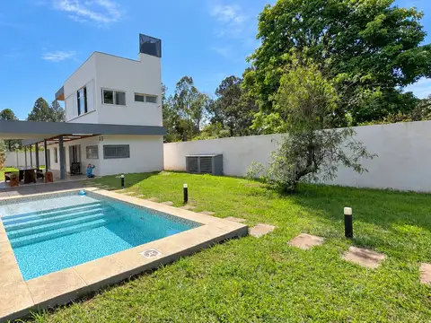 CASA DE FIN DE SEMANA EN VENTA - BARRIO DEL LAGO, CANDELARIA (CF1421)