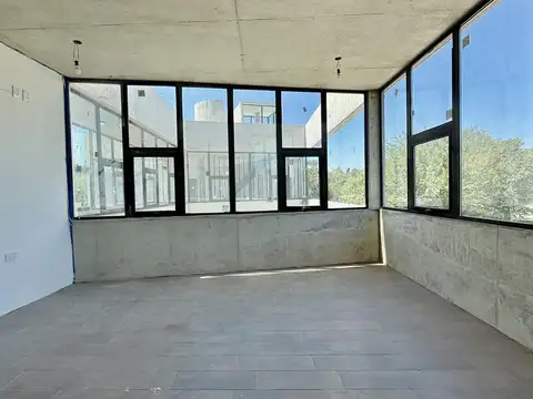 KALEN GREEN FUNES - Oficina Planta Alta en Venta - Funes
