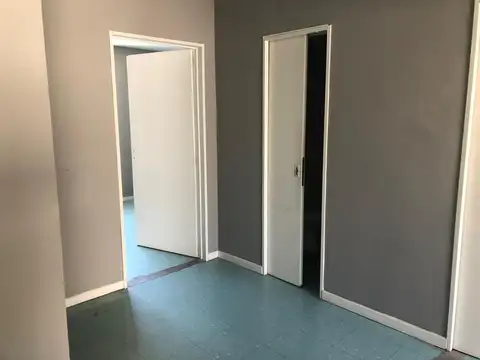 Oficina 3 ambientes con 2 baños