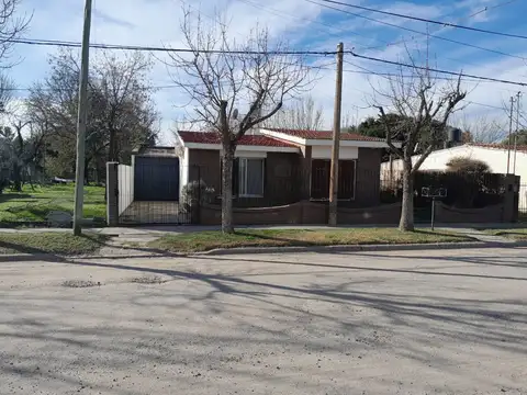 Casa Chalet, a 50 metros de la Ruta 11