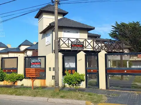 Hermoso Chalet, zona Residencial, entorno ideal de descanso y tranquilidad!!