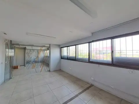 Oficina 130m2 sobre avenida B San Vicente