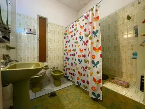 VENTA CASA 3 AMB + DEPTO JOSÉ C. PAZ ZONA COMERCIO