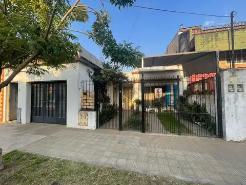 VENTA CASA 3 AMB + DEPTO JOSÉ C. PAZ ZONA COMERCIO