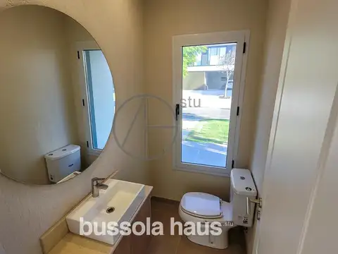 Casa en Alquiler de 4 dormitorios
