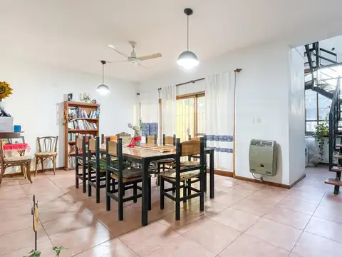 Casa 5 ambientes con 1 baño
