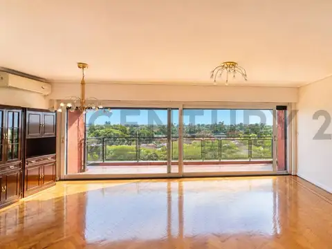 Piso sobre Av. del Libertador con excepcionales vistas - 4 ambientes