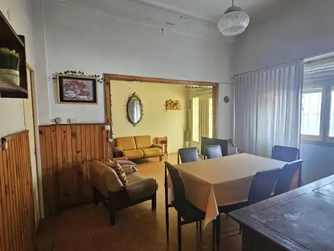 PASAJE BUCAREST 1300, Piso P.B