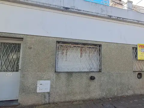 CASA 6 AMB CON PATIO, QUINCHO Y TERRAZA SOBRE LOTE 8.66X21.63