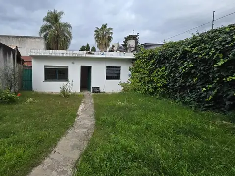 Casa americana 2 ambientes en alquiler en Ituzaingo Norte