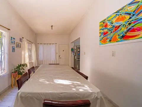 Casa 4 ambientes con 2 baños