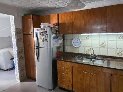 Casa 5 ambientes con 1 baño