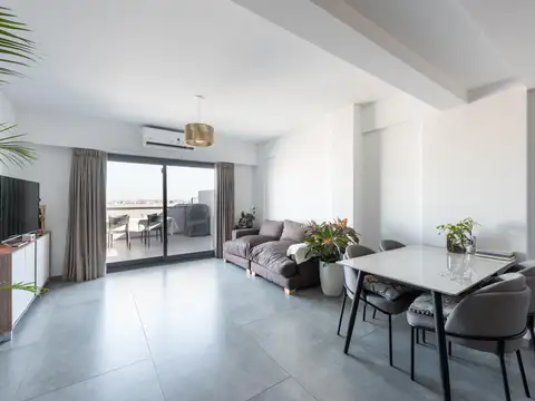 Venta semipiso  2 ambientes con cochera fija y terraza propia