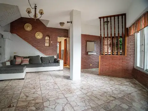 Depto Tipo Casa en Alquiler de 3 ambientes