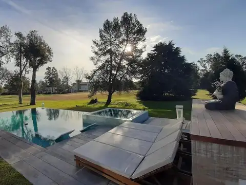 Casa 5 ambientes con 5 baños