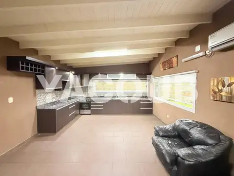 Casa en Venta con 4 cocheras