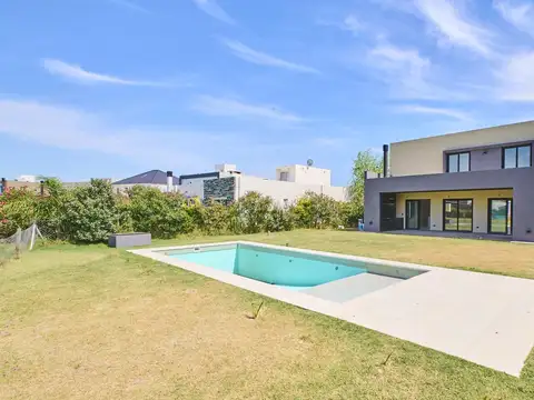 VENTA Casa en Terralagos tres cuartos