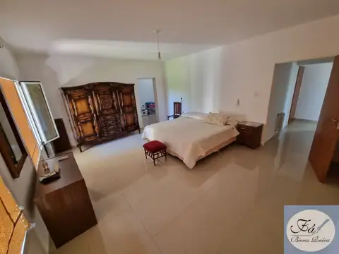 Casa 4 ambientes con 3 baños