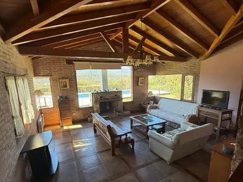 Casa en Venta con 9 cocheras