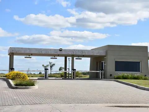 Terreno en Venta 20  mts Fondo