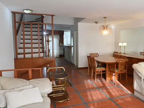 Casa en Alquiler de 3 dormitorios