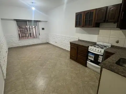 Depto Tipo Casa en Alquiler de 1 dormitorio