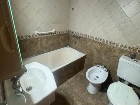Depto Tipo Casa 2 ambientes con 1 baño