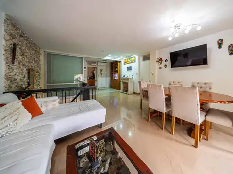 EXCLUSIVA RESIDENCIA CON ESPACIO PROFESIONAL