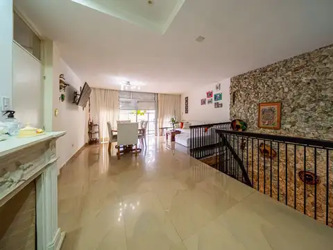 Casa 5 ambientes con 2 baños