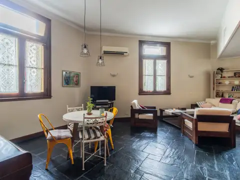 VENTA DE PH DE 4 AMBIENTES AL FRENTE C/PATIO Y ENTRADA INDEPENDIENTE EN VILLA SANTA RITA