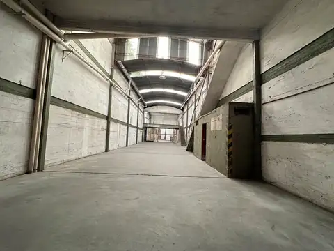 Alquiler Galpón Industrial 500 m² | Oficinas | Portón Industrial | Caseros