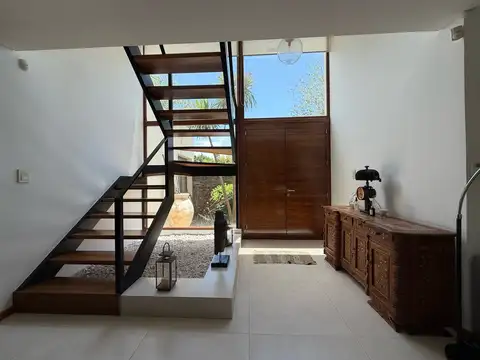 Casa en Venta en Funes, USD 380.000