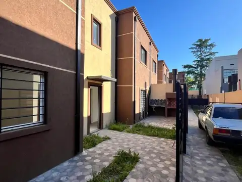 Depto Tipo Casa en Venta de 3 ambientes