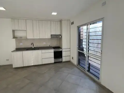 Depto Tipo Casa 3 ambientes con 3 baños