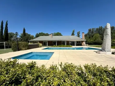 Muy buena casa en venta en LA RETAMA - Manzanares - Pilar