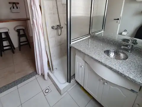 Uruguay 800, Piso 12