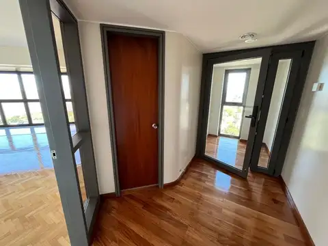 Departamento 4 ambientes con 3 baños
