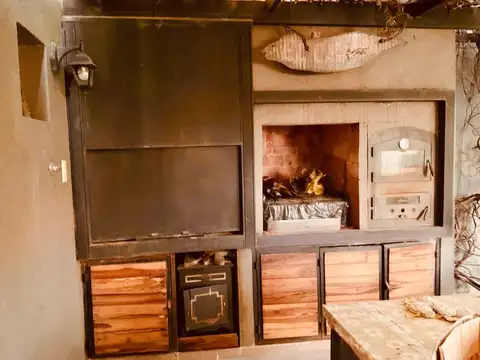 Casa en Venta con 2 cocheras