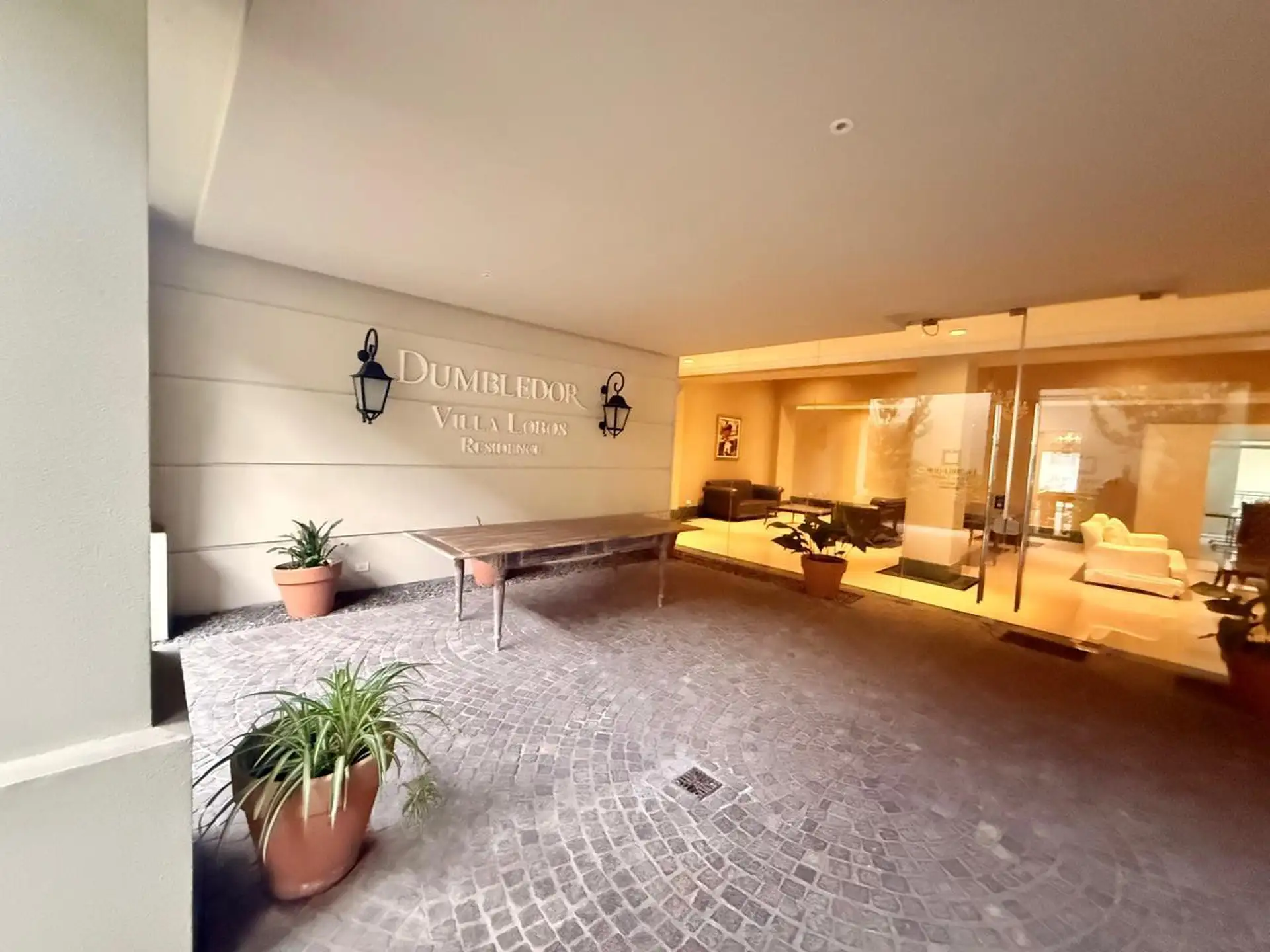 Depto 3 amb, 100m² con cochera y piscina cubierta — sin barrio