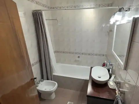 Casa con pileta y quincho