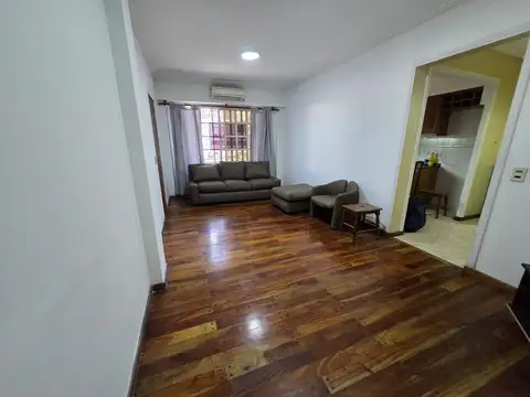 Departamento en Alquiler en Parque Chacabuco, $ 650.000