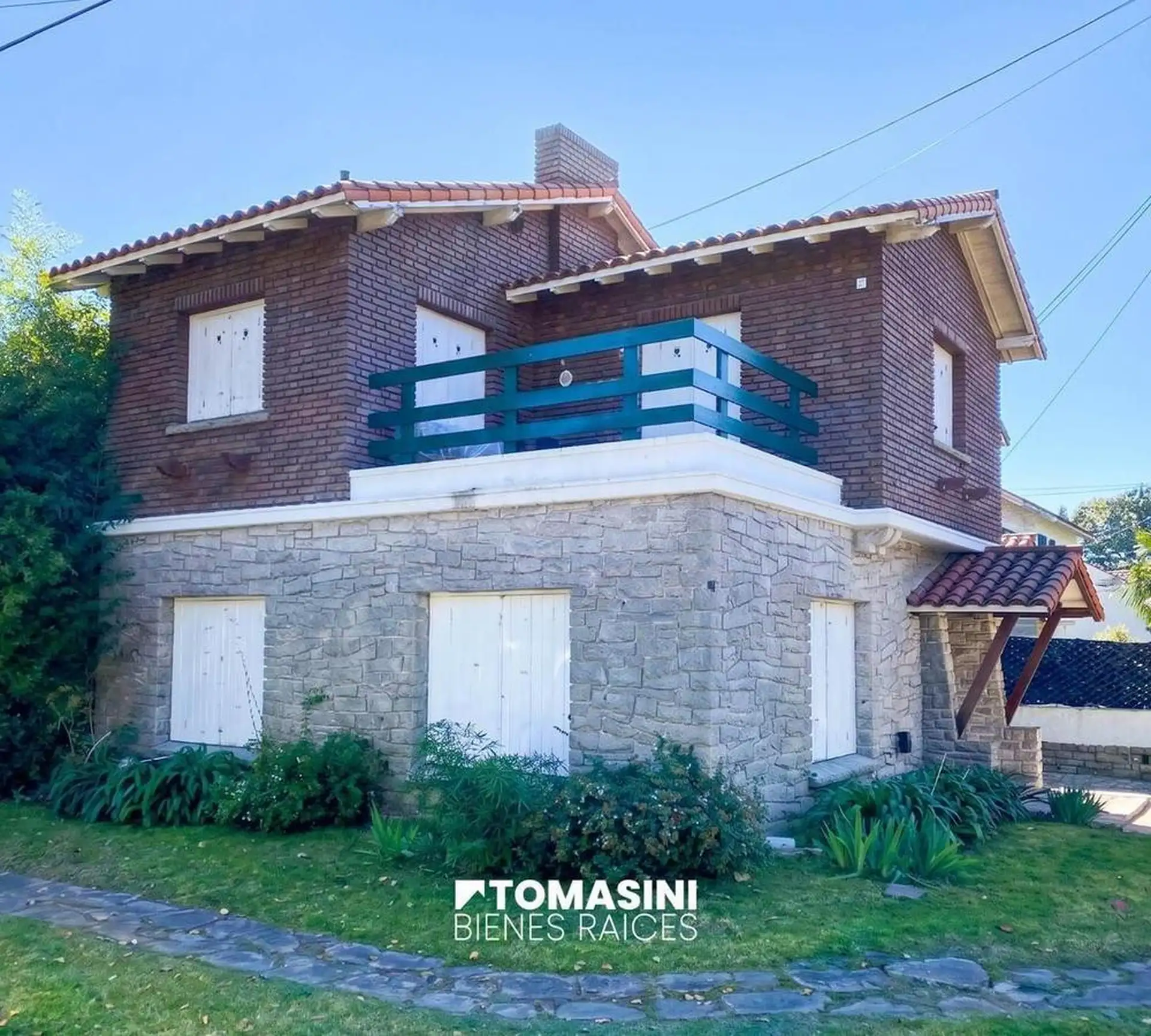 Chalet de 4 ambientes con dependencia y garage