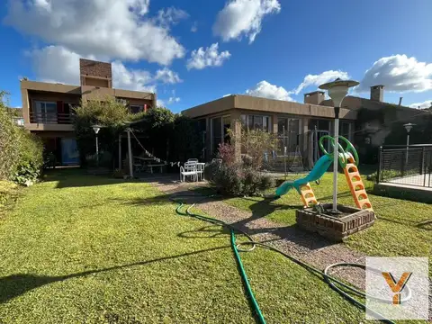 Casa en venta - 4 Dormitorios 4 Baños - 780,64Mts2 - Marcos Paz