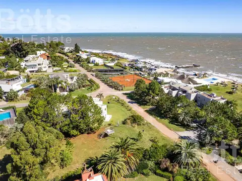 Terreno en venta, vista al mar en Punta Ballena, Punta del Este Uruguay