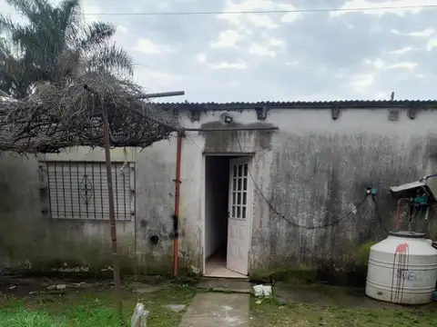 Vendo casa Barrio Saavedra, 3 dormitorios, garaje, parque, gas natural!