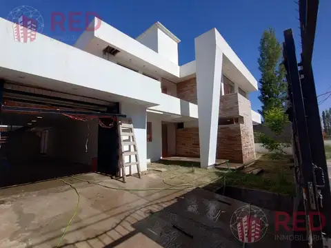 Casa en Venta en Cipolletti, USD 370.000
