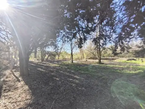 Lote con Casa a Refaccionar - Barrio La Comarca - Exaltacion de la Cruz